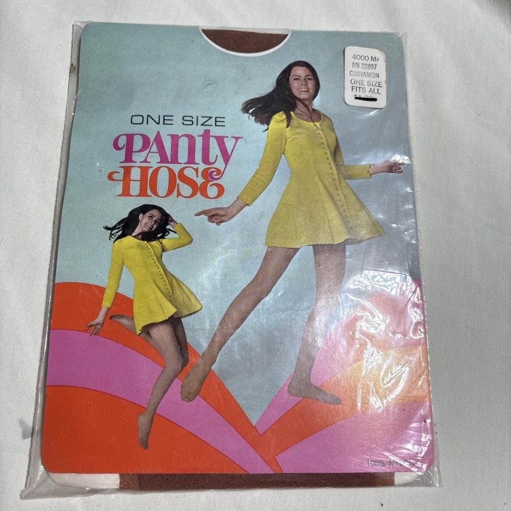 Vintage 1970s Taupe Stretch Nylon‎ Pantyhose W/ Model One Size Cinnamon